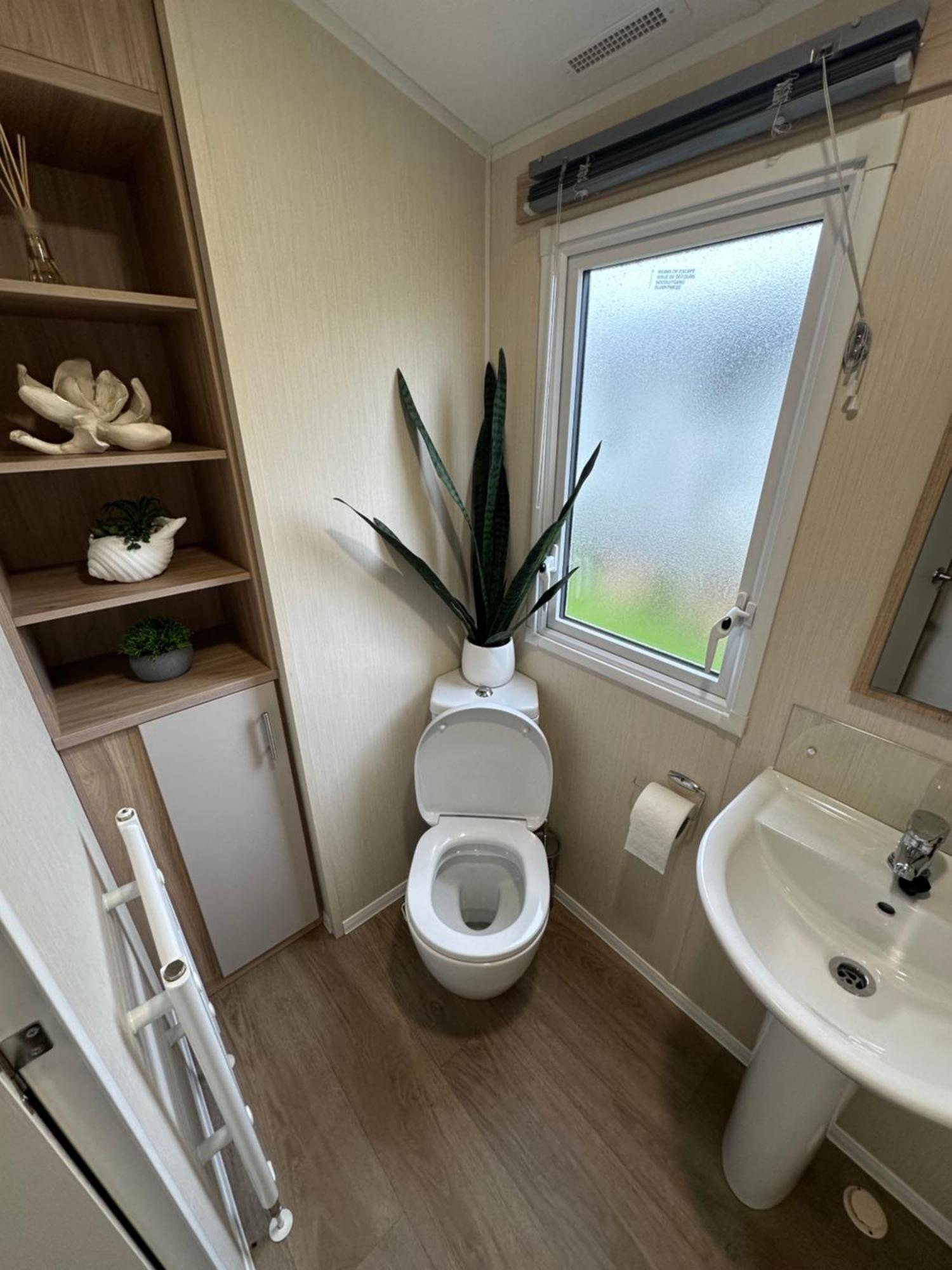 6 Berth Waterside R10 Santanavan 7 *