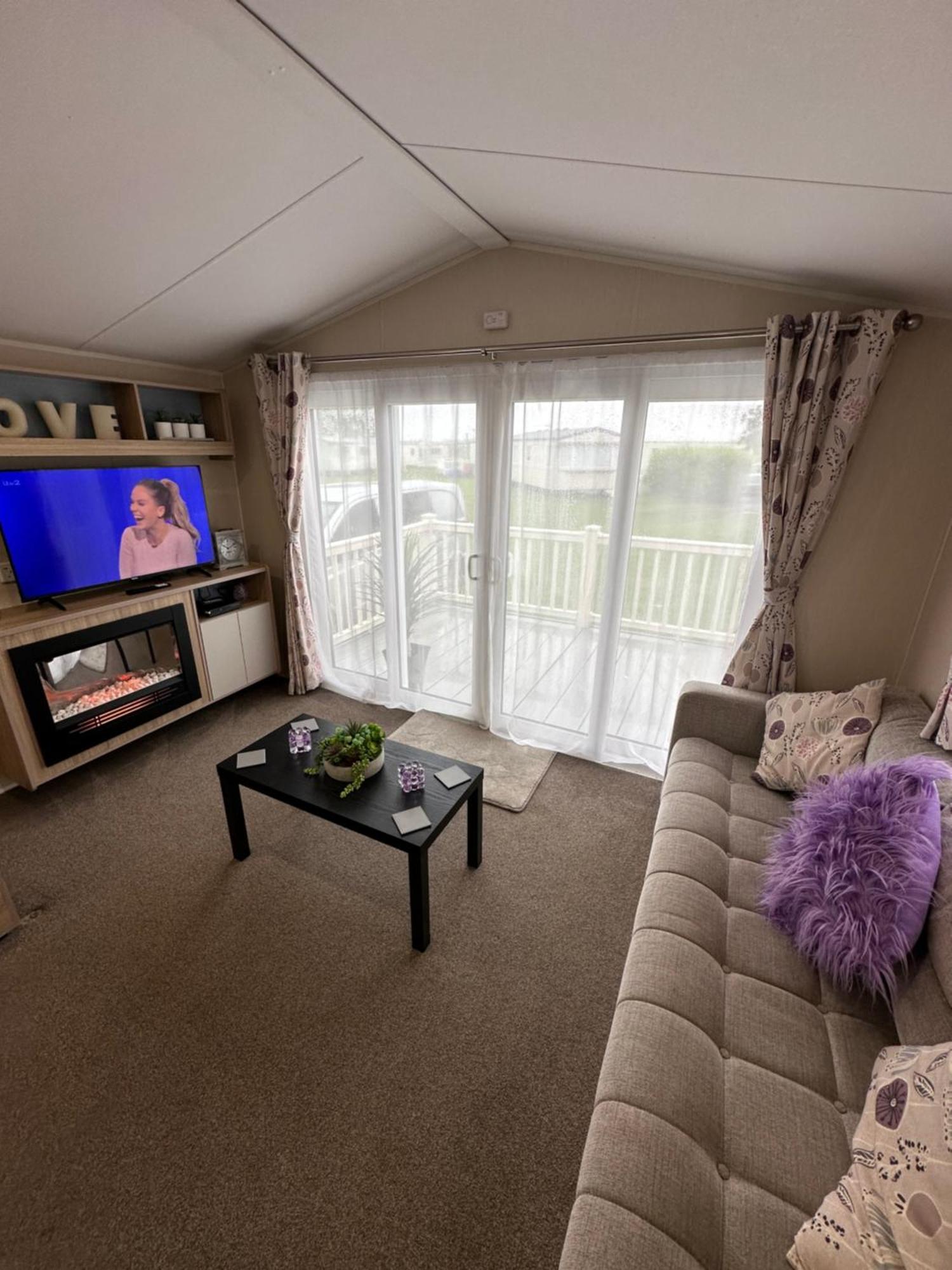 6 Berth Waterside R10 Santanavan 7 Campsite *