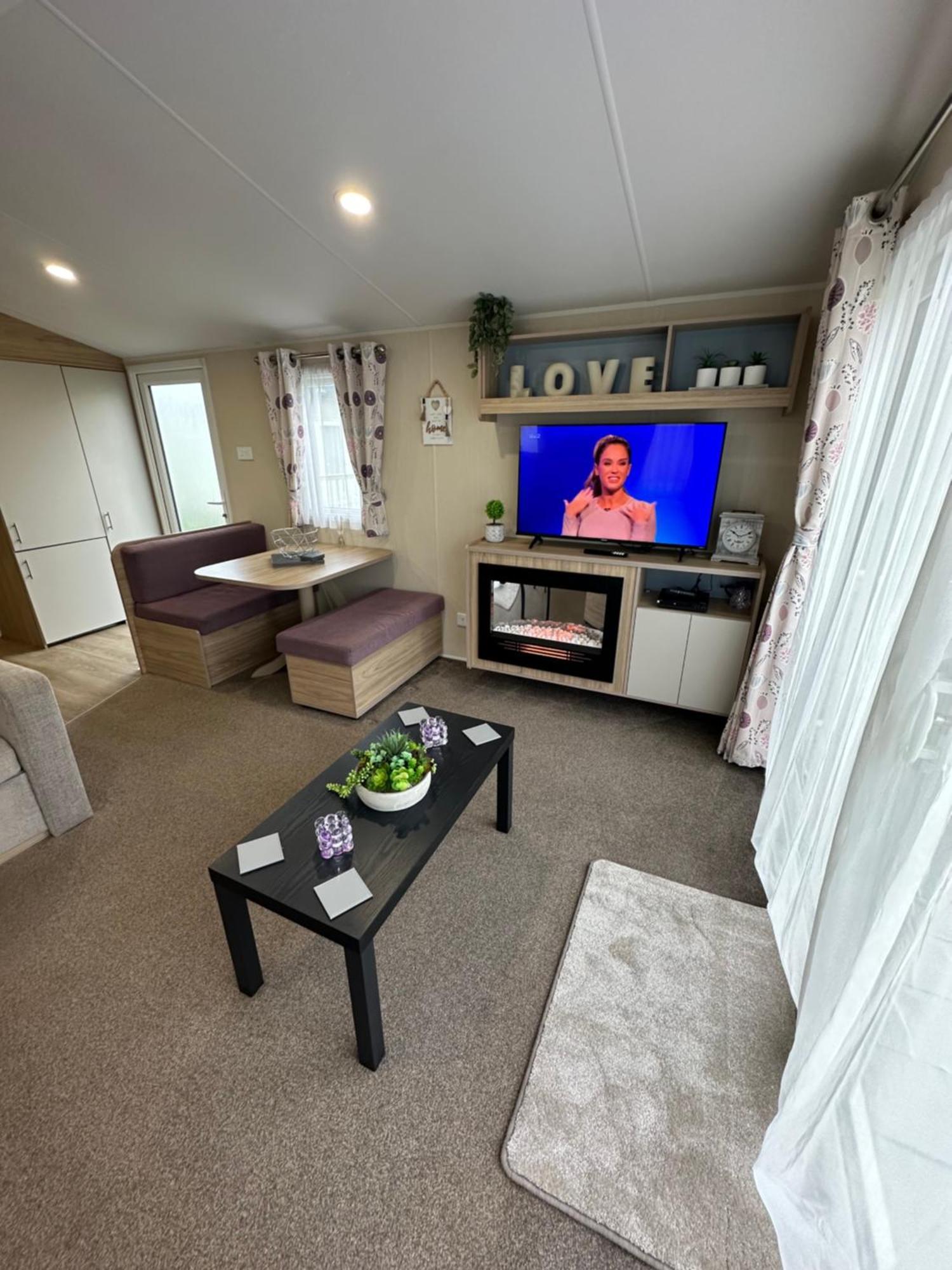 6 Berth Waterside R10 Santanavan 7 Campsite *